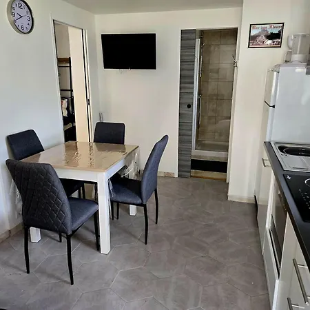 Apartment Des Fleurs *