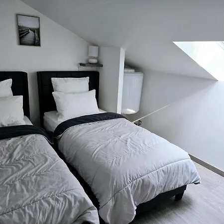 Des Fleurs Apartment *