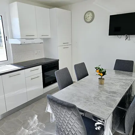 Apartment Des Fleurs