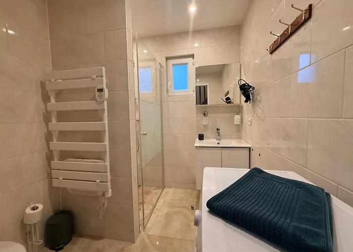 Des Fleurs Кабур